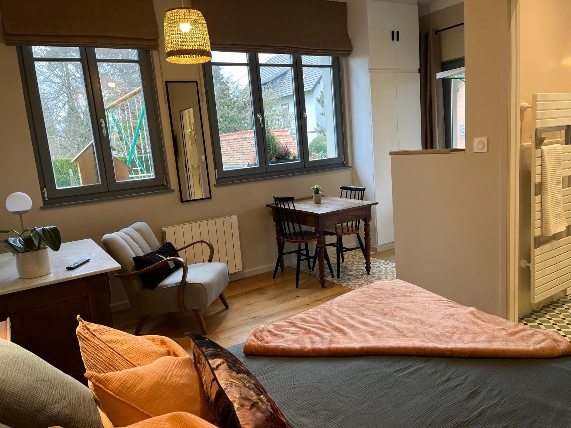 Studio De Charme Avec Terrasse Privee, Jardin Partage Bouxwiller  Экстерьер фото
